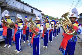 Estudantes da rede estadual desfilam no ato de transferência simbólica da capital baiana para Cachoeira (4).jpeg