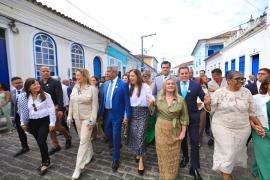 Estudantes da rede estadual desfilam no ato de transferência simbólica da capital baiana para Cachoeira (41).jpeg