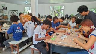 Estudantes da rede estadual de Salvador conhecem acervo de obras de arte durante visita guiada a museus da cidade.jpeg