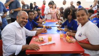 Lasanha no almoço e foco no aprendizado marcam Dia Nacional da Alimentação Escolar nos colégios da rede estadual (7).jpeg