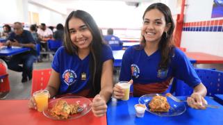 Lasanha no almoço e foco no aprendizado marcam Dia Nacional da Alimentação Escolar nos colégios da rede estadual.jpeg