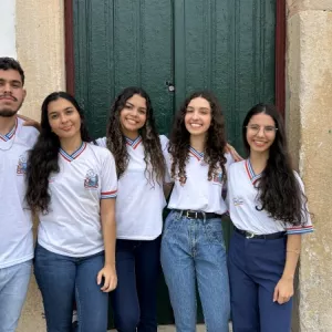 Estudantes desenvolvem repelente natural para combater mosquitos