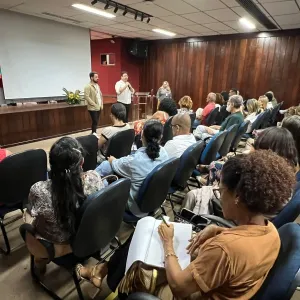 Gestores escolares do NTE 26 se reúnem no IAT para discutir estratégias de prevenção e combate ao assédio