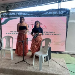 Estudantes da rede estadual marcam presença na 1ª Feira Literária e Gastronômica de Piatã
