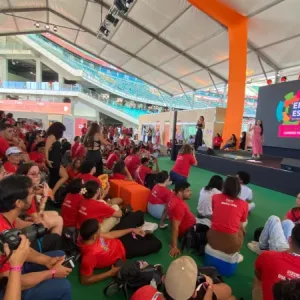 Sarau do projeto TAL movimenta Encontro Estudantil com apresentações de diferentes produções textuais