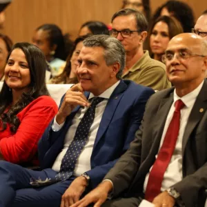 Importância da educação foi tema de palestra e de pronunciamentos no 10º aniversário de escola do TCE-BA