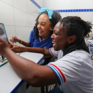 Estudantes do 2º ano do Ensino Médio da rede estadual são beneficiados com 148 mil tablets