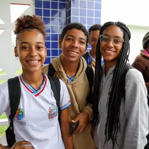 Governo do Estado entrega novas obras de Educação em Feira de Santana