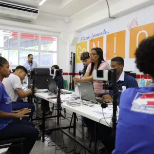 SAC Itinerante oferece serviços do TRE em cinco escolas estaduais