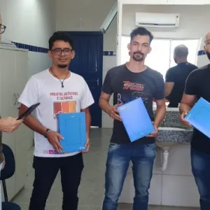 Governo da Bahia realiza a segunda etapa de entrega de tablets para alunos e professores da rede estadual