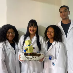 Estudantes unem tecnologia e sustentabilidade para criar projetos de robótica e de produção de alimentos