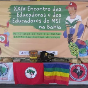 “É uma pauta do Estado com os movimentos e os Municípios para que quem mora no campo possa ter terra, água e estrada”