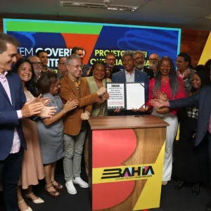 Bahia Filmes: Projeto de Lei que cria a primeira empresa estadual do audiovisual do Brasil é entregue à Alba