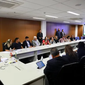 Governo do Estado discute obras e investimentos em Educação para Mundo Novo