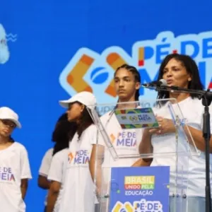 Mãe de estudantes destaca impacto de programas de assistência estudantil