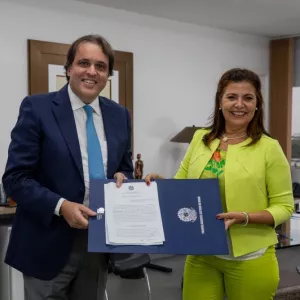 SEC e TRE firmam parceria voltada à educação para a cidadania