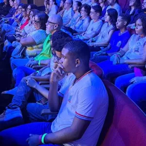 Estudantes da rede estadual participam do programa Sem Censura ao vivo em Salvador