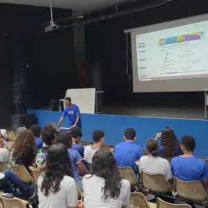 Mais de 10 mil estudantes da rede estadual participam de aulão do Enem nesta quinta-feira (17), em Salvador