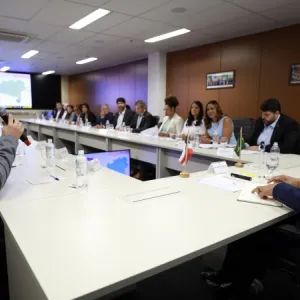 Governador discute com os prefeitos demandas de Teixeira de Freitas, Carinhanha, Cabrália e Sítio do Mato