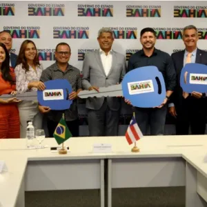 Governo do Estado fortalece parceria com Rio do Pires durante reunião com o prefeito Zé Marcos