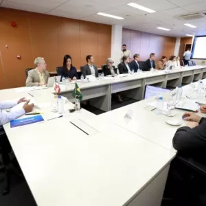 Governo do Estado e Caixa dialogam sobre novos investimentos no estado