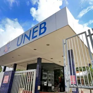Docentes e técnicos das universidades estaduais da Bahia têm reajustes salariais