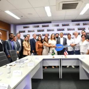 Governador anuncia ações emergenciais e investimentos para a Educação em reuniões com novos prefeitos