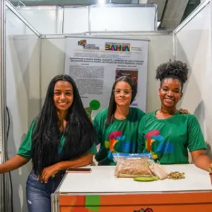 Estudantes do semiárido utilizam cacto para desenvolver ração para animais