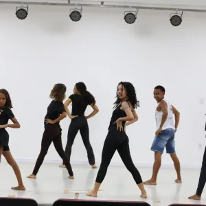  SEC inicia seleção de 10 mil oficineiros que atuarão nas escolas estaduais