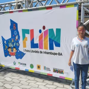 Estudantes da rede estadual ocupam a 1ª Feira Literária de Inhambupe
