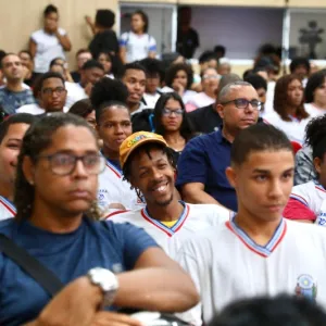 Estudantes da EJA da rede estadual participam de aula inaugural do novo ano letivo