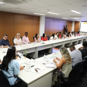 Bahia avança na implementação da Lei do Celular nas escolas estaduais