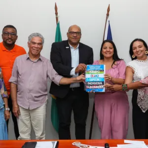 Documento Referencial Curricular da Bahia das Modalidades é entregue para apreciação do CEE