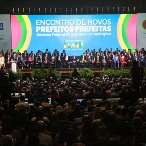 Educação marca presença na abertura do Encontro de Prefeitos