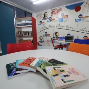 Divulgado edital de inscrição de livros didáticos para a EJA