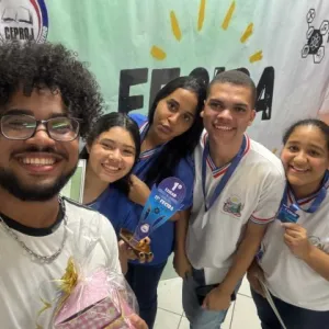 Jovens cientistas criam goma à base de hibisco para auxiliar no controle da hipertensão