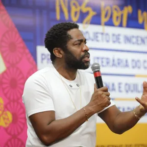 Projeto "Nós por Nós" promove debate sobre racismo, com Lázaro Ramos