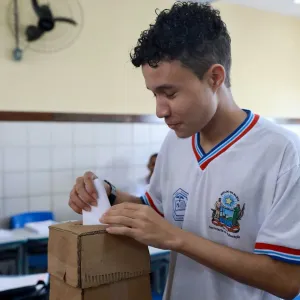 Escolas estaduais iniciam eleição de líderes de classe em toda a Bahia