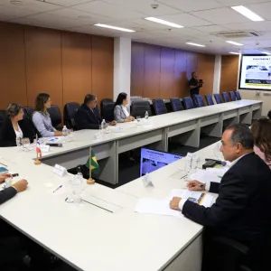 Governador retoma reuniões com gestores municipais e entrega ambulâncias para Ibirapitanga, Riachão das Neves e Jacobina