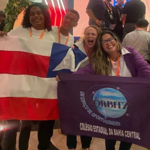 Estudantes do Colégio Central desenvolvem jogo sobre uso das telas e conquistam prêmio internacional