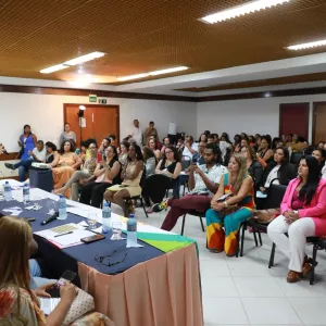 Com apoio da SEC, evento reúne educadores para discutir financiamento e planos de carreira