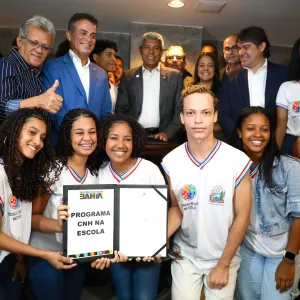 CNH na escola: estudantes da rede estadual terão acesso à primeira carteira de motorista gratuitamente