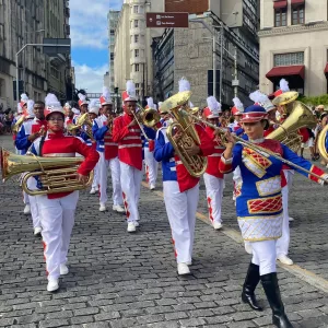 Fanfarras escolares da rede estadual participam do Festival de Fanfarras e Balizadores 2025, em Salvador