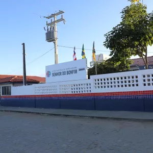 Comunidade escolar de Cansanção comemora nova infraestrutura do Colégio Estadual de Tempo Integral Senhor do Bonfim 