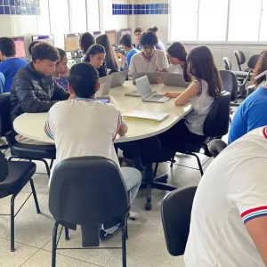 Colégio Estadual de Sítio do Quinto lidera rendimento na terceira Avaliação Plurall 