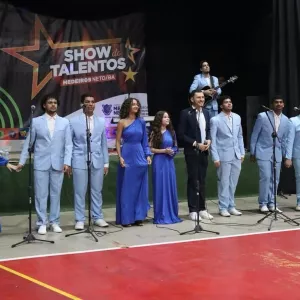 Estudantes de Medeiros Neto vencem competições de canto e dança 