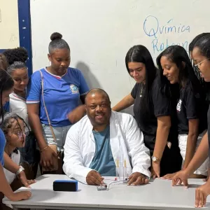 Professor da rede estadual leva inovação ao ensino de Química com pesquisa sobre hidrogênio verde
