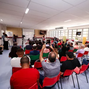 Robótica nas escolas: Bahia capacita professores e entrega kits de robótica para rede estadual de ensino