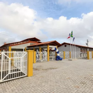 Primeira escola municipal de Tempo Integral de Pedro Alexandre é entregue com recursos do Governo do Estado
