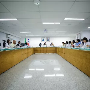 Estudantes baianos campeões em feira internacional são homenageados com almoço na SEC